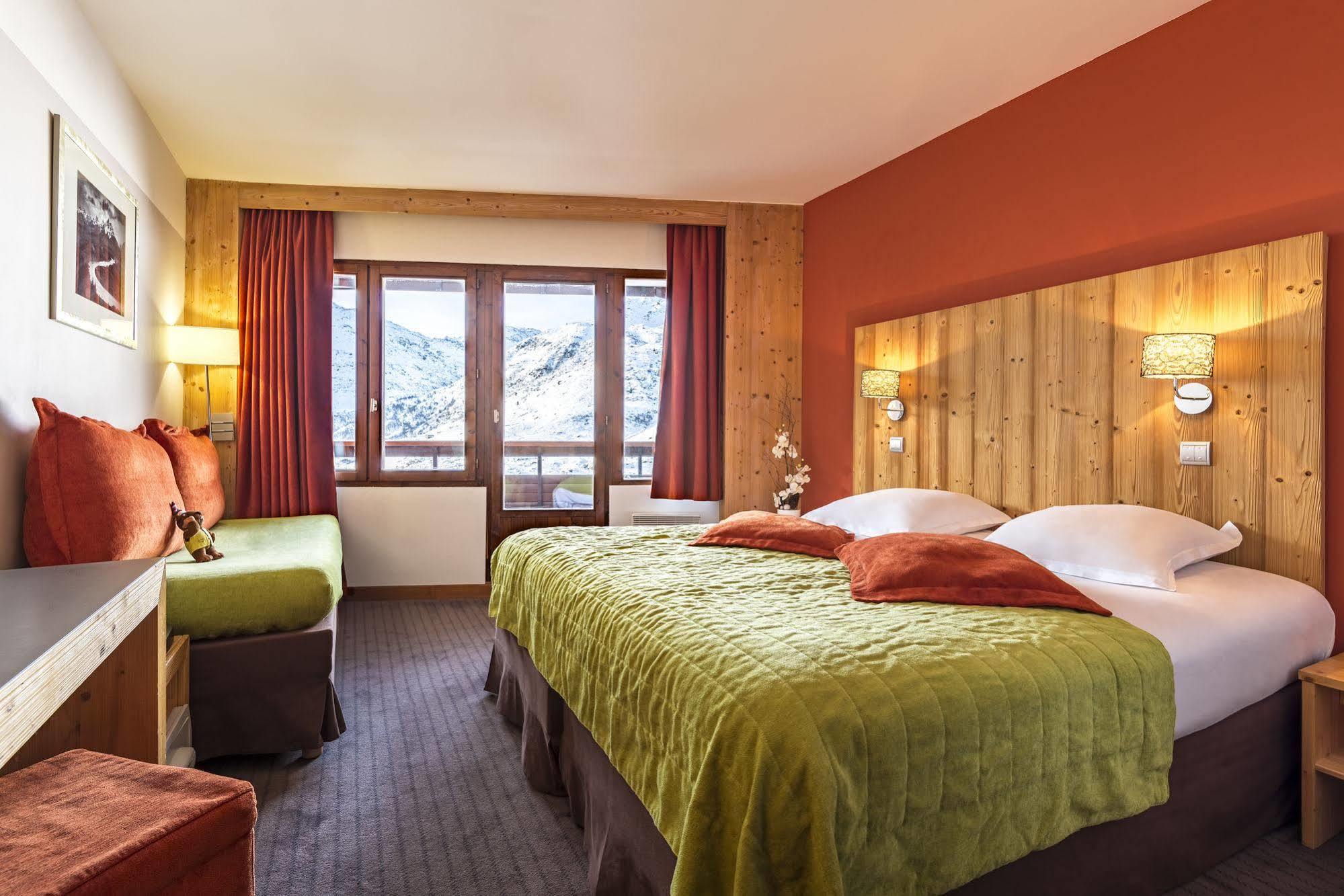 Hotel Les Bruyeres Les Menuires Exterior foto